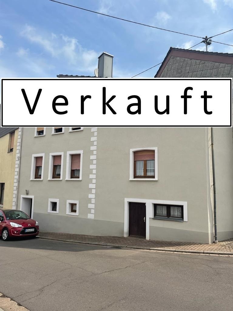 Beckingen: VERKAUFT 2024!!!Großzügiges Mehrfamilienhaus mit 4 Wohneinheiten in Beckingen-Düppenweiler zu verkaufen  Beckingen: VERKAUFT 2024!!!Großzügiges Mehrfamilienhaus mit 4 Wohneinheiten in Beckingen-Düppenweiler zu verkaufen