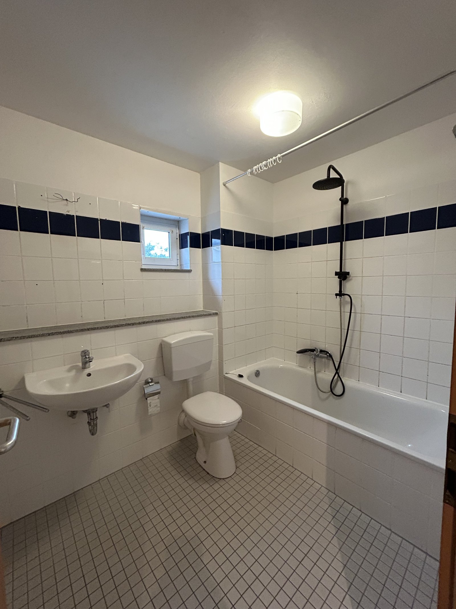 Attraktive 3-ZKB-Maisonette-Wohnung mit Terrasse und Stellplatz in Sbr.- Krenzelsberg zu verkaufen