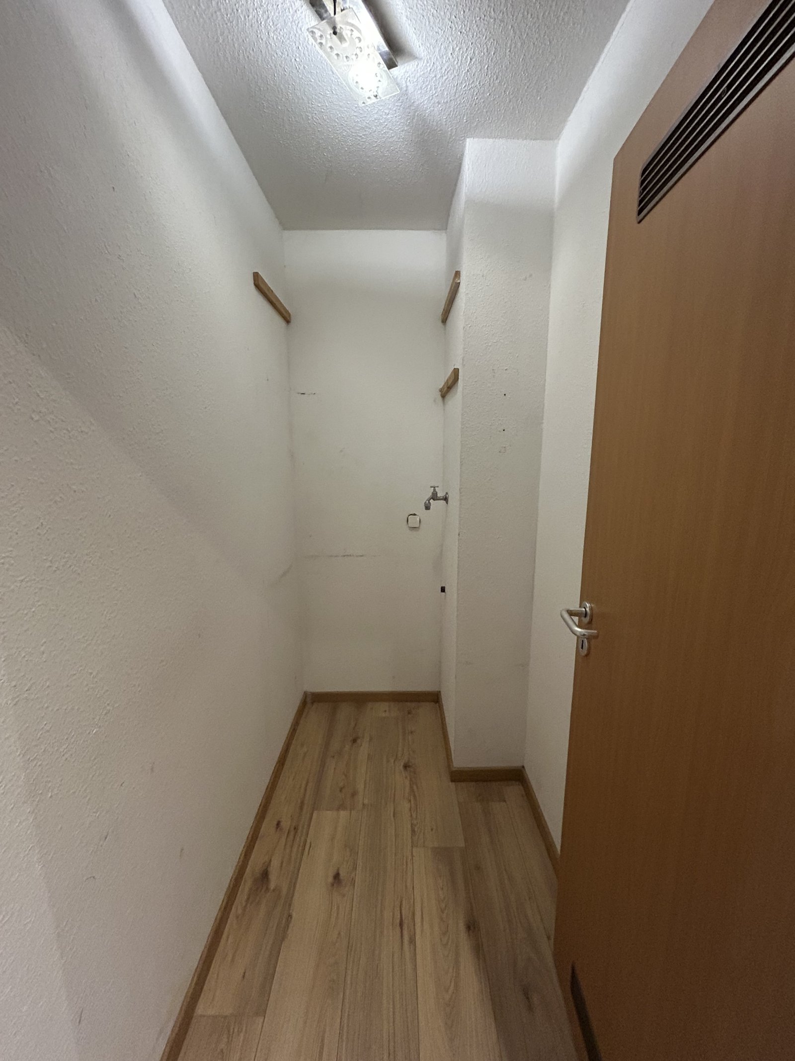 Attraktive 3-ZKB-Maisonette-Wohnung mit Terrasse und Stellplatz in Sbr.- Krenzelsberg zu verkaufen