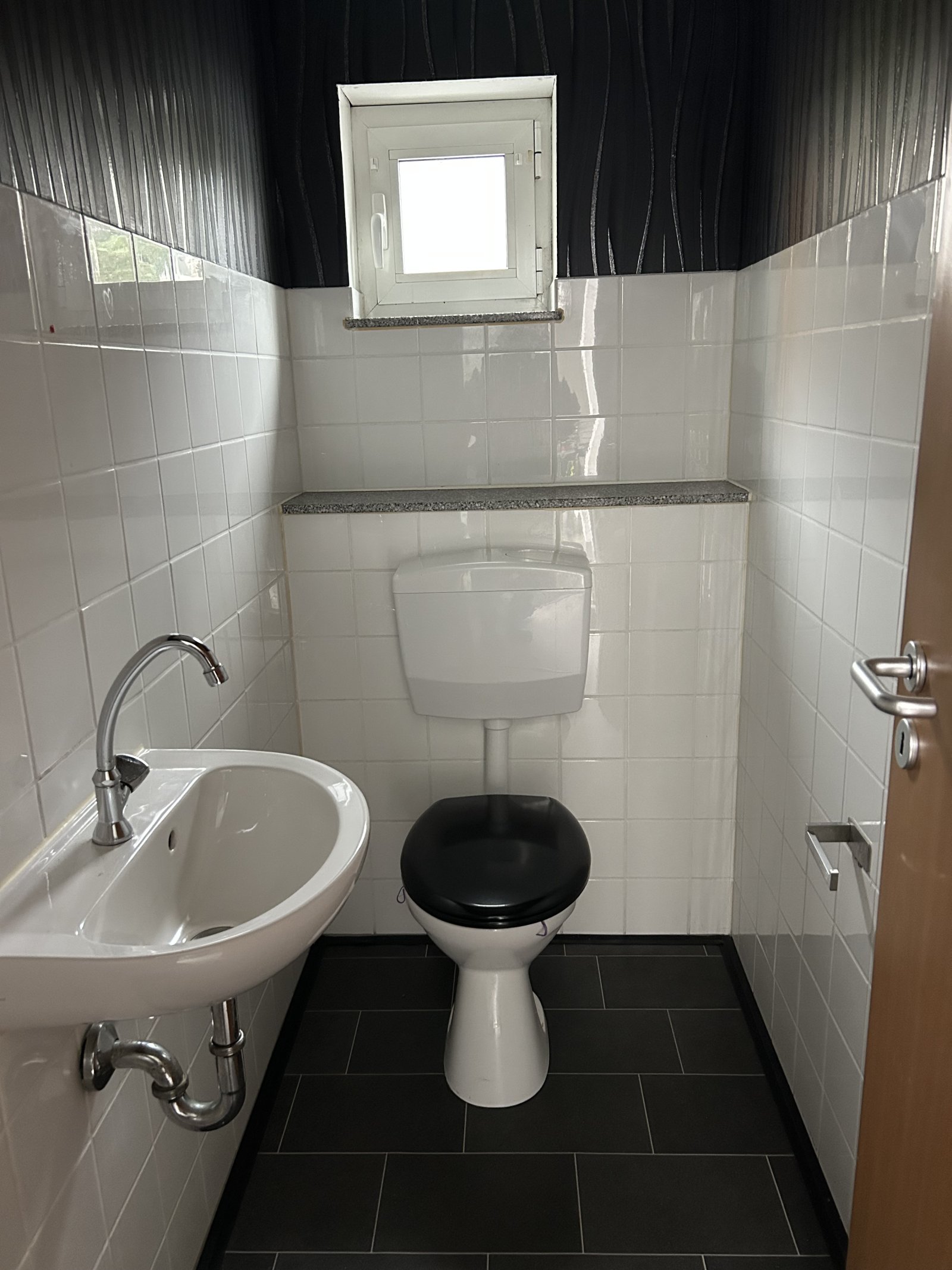 Attraktive 3-ZKB-Maisonette-Wohnung mit Terrasse und Stellplatz in Sbr.- Krenzelsberg zu verkaufen