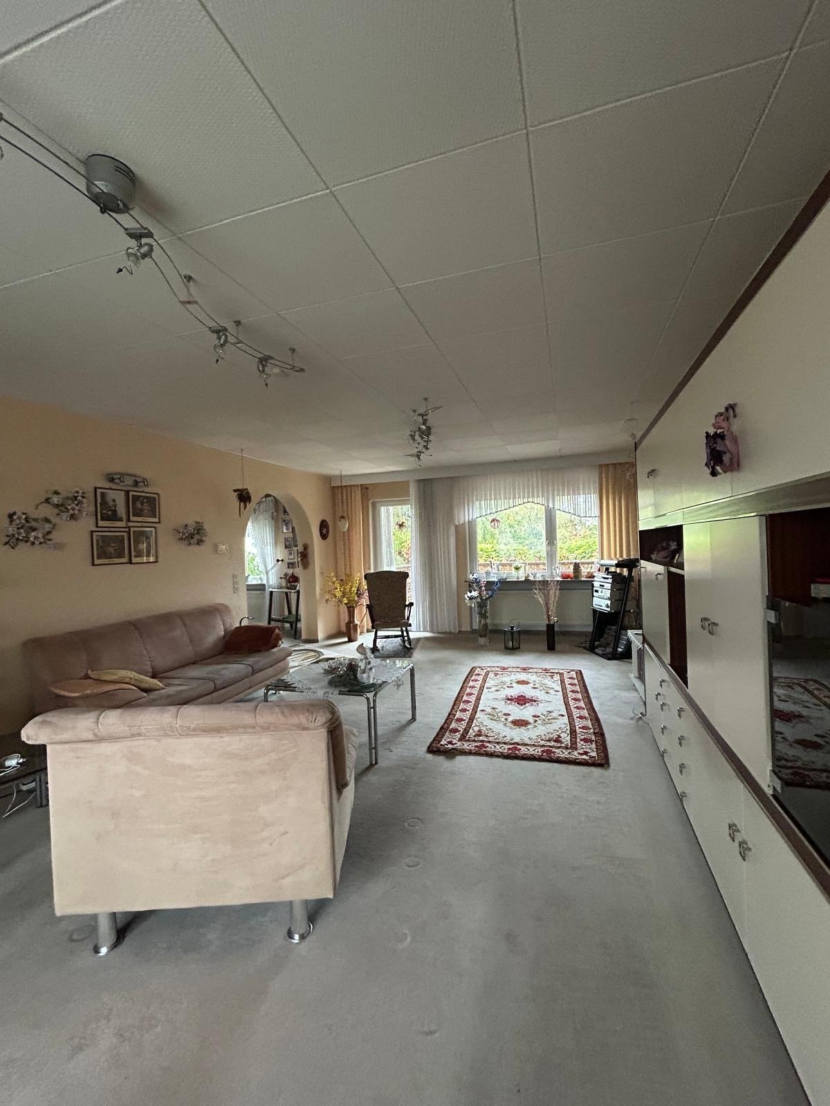 Großzügiges 1-2 Familienhaus und großem Grundstück in sehr ruhiger Lage von Schiffweiler