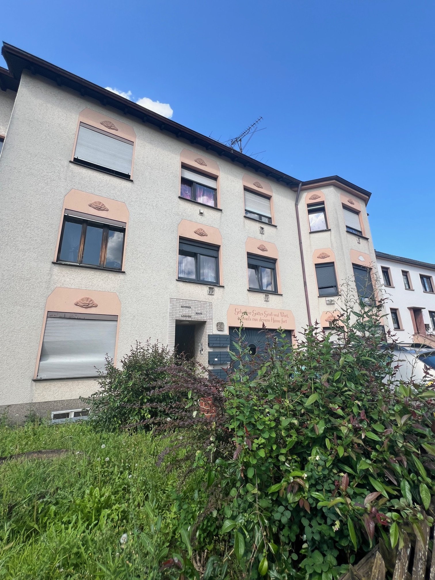 Wadgassen: Kapitalanleger aufgepasst!!! 6-Familienhaus mit großem Garten in Wadgassen-Hostenbach zu verkaufen 