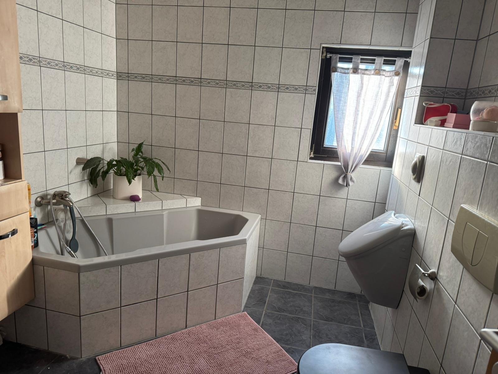 Modernes Traumhaus in Großrosseln – Stilvolles Wohnen mit Kamin, Pholtovoltaik und Pool auf großem Grundstück