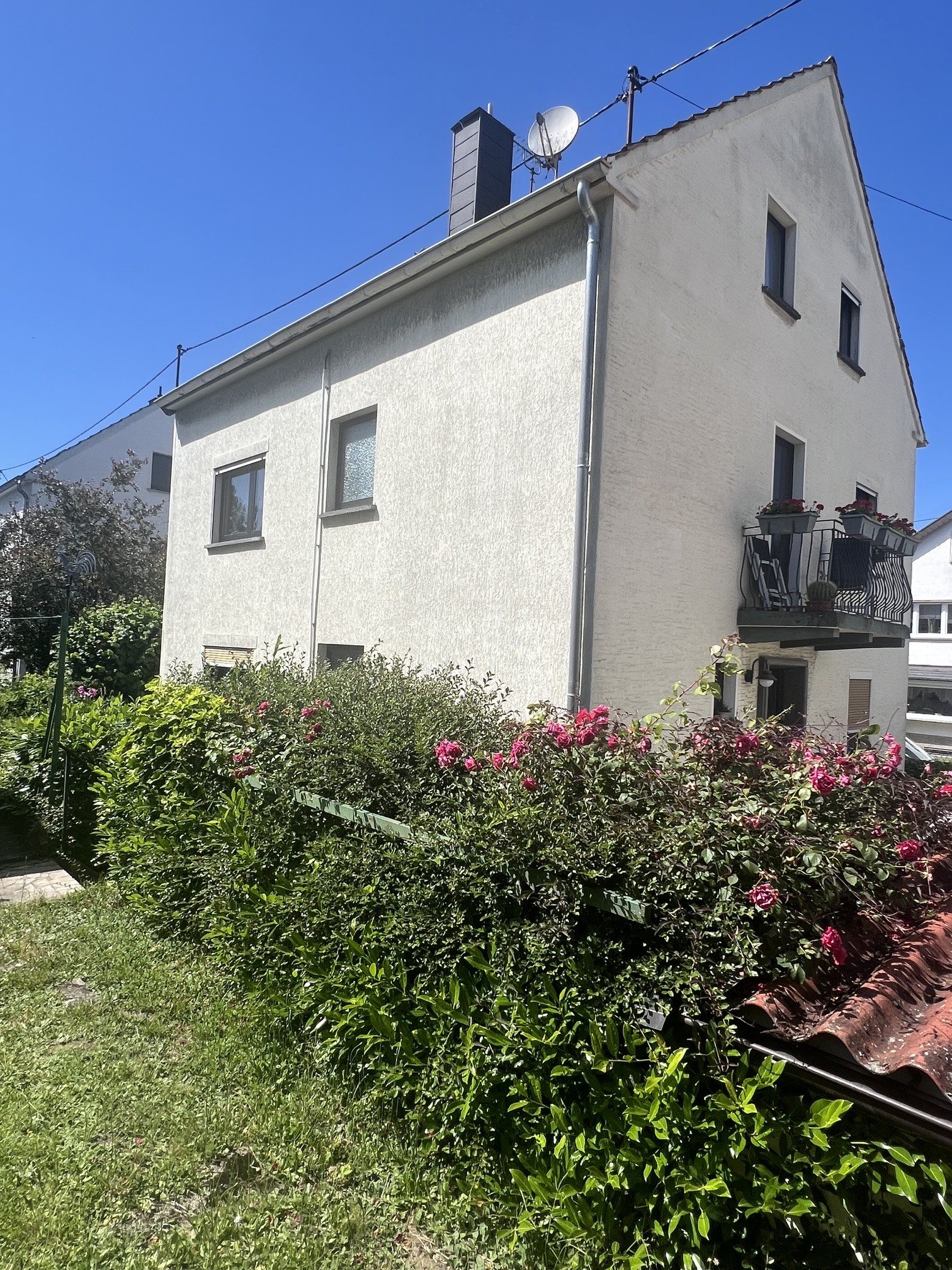 Völklingen: Freistehendes 2-Familienhaus in Völklingen-Oberes Wehrden zu verkaufen - ideal für Familien oder Kapitalanleger 