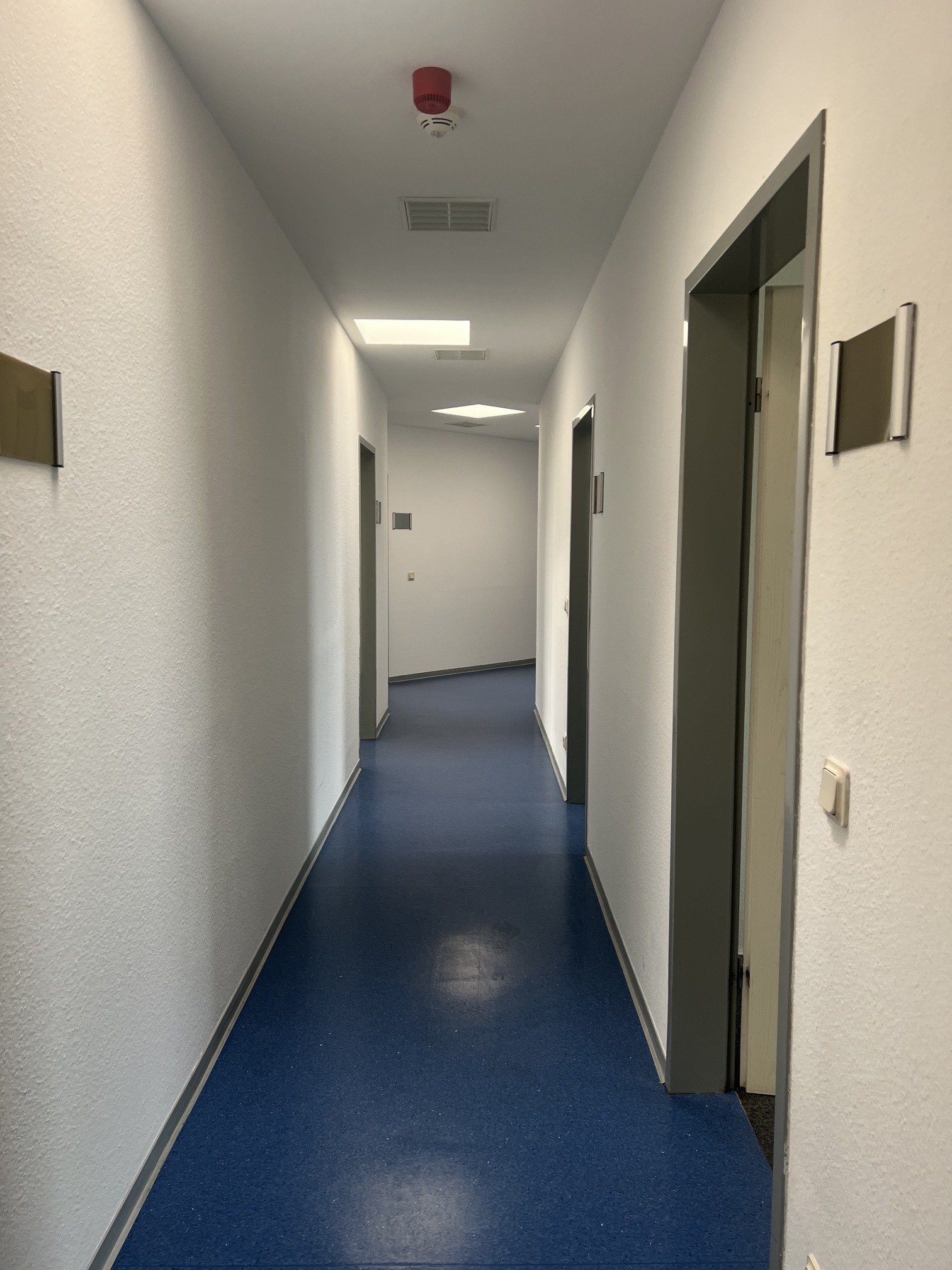 Moderne große Büro- oder Praxisräume (62) im Stadtzentrum von Saarlouis – Ihr neuer Arbeitsplatz!