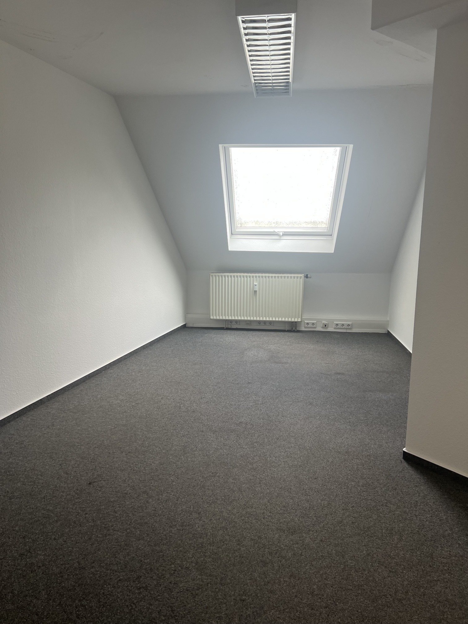 Moderne große Büro- oder Praxisräume (62) im Stadtzentrum von Saarlouis – Ihr neuer Arbeitsplatz!