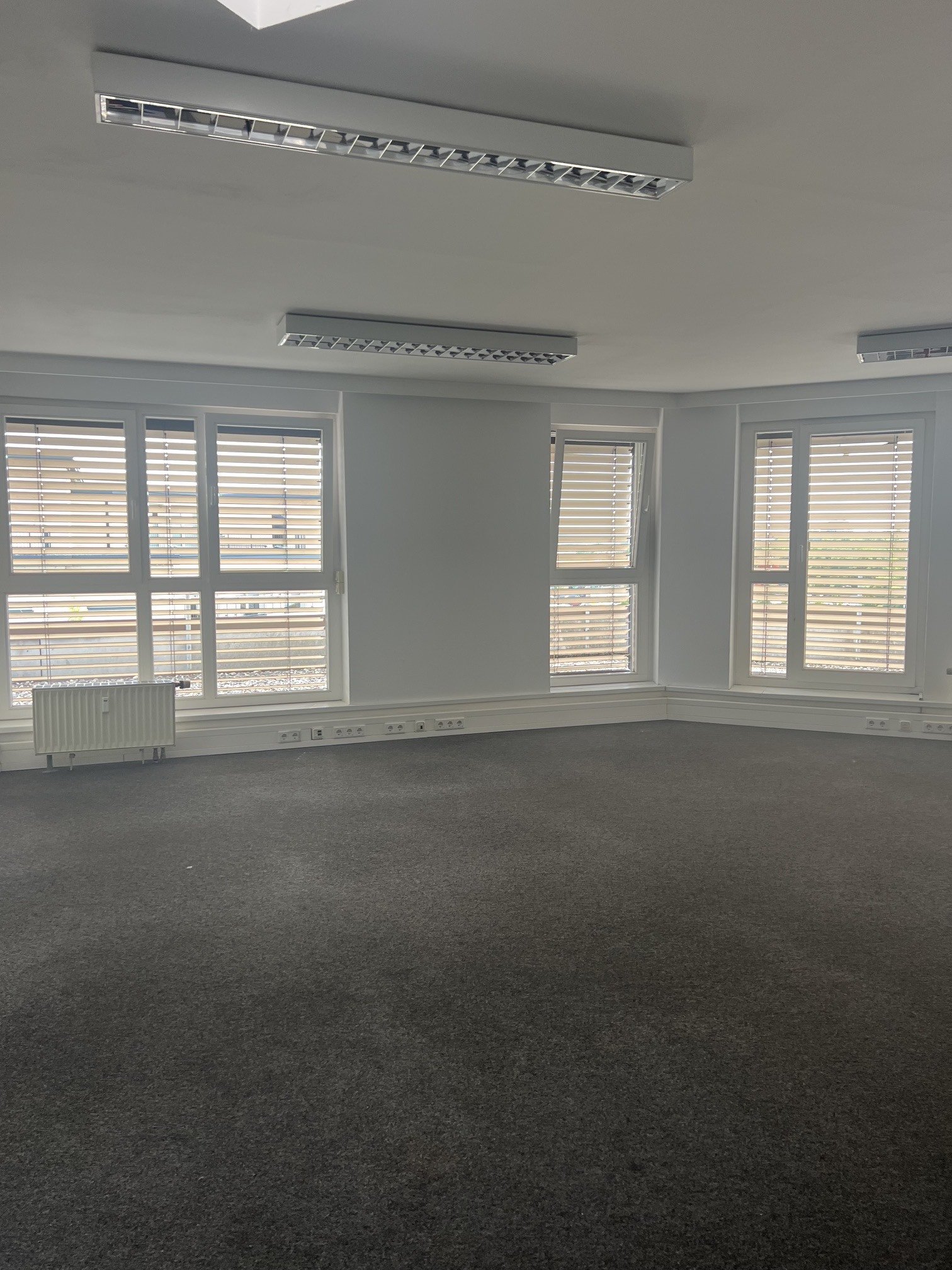 Moderne große Büro- oder Praxisräume (62) im Stadtzentrum von Saarlouis – Ihr neuer Arbeitsplatz!