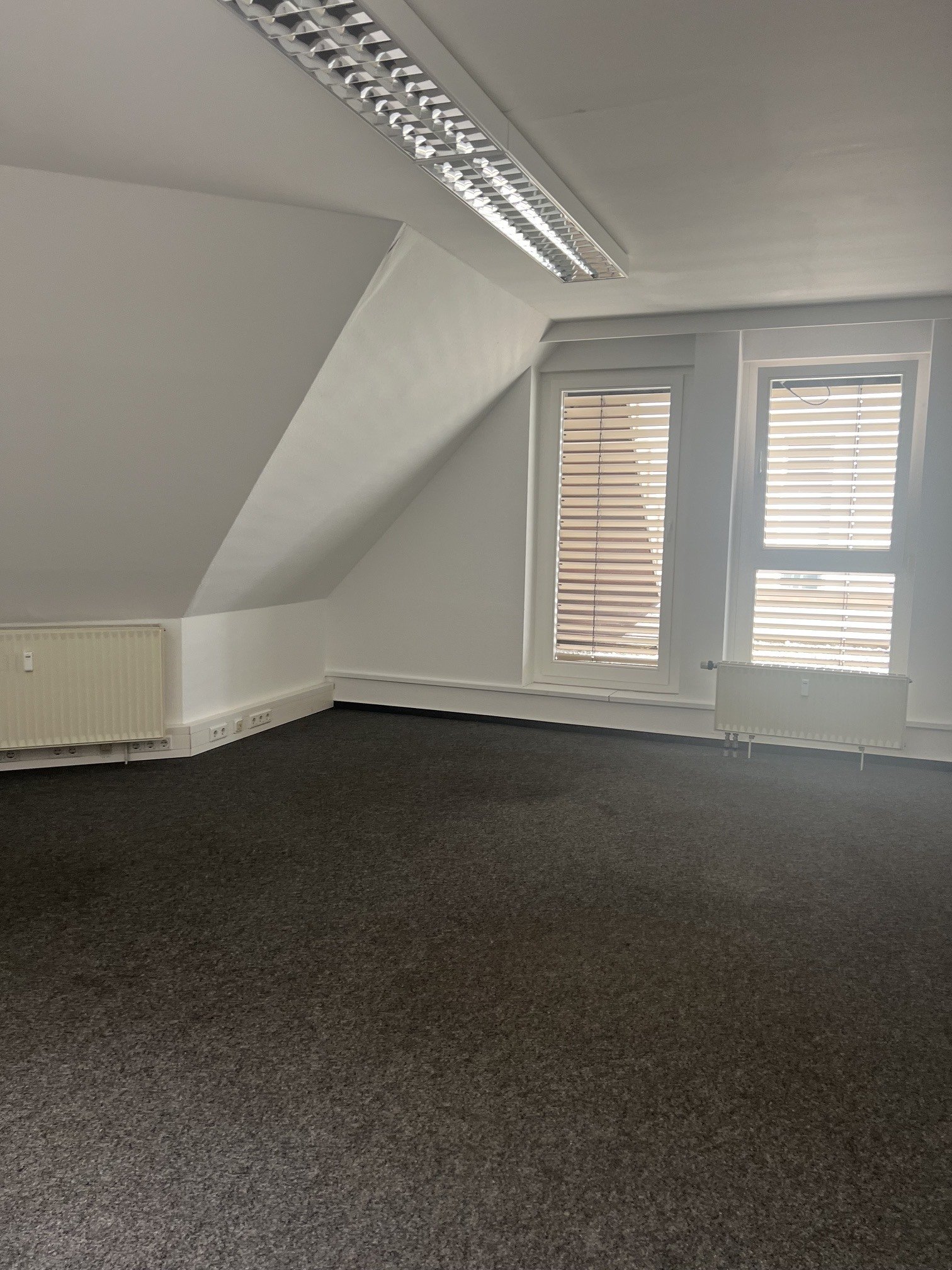 Moderne große Büro- oder Praxisräume (62) im Stadtzentrum von Saarlouis – Ihr neuer Arbeitsplatz!