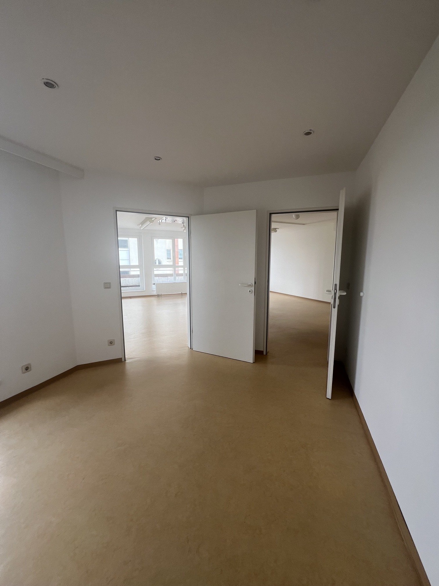Moderne Büro- oder Praxisräume (51) im Stadtzentrum von Saarlouis – Ihr neuer Arbeitsplatz!