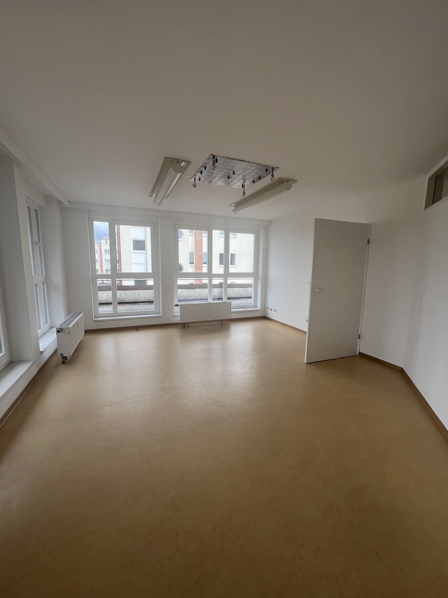 Moderne Büro- oder Praxisräume (51) im Stadtzentrum von Saarlouis – Ihr neuer Arbeitsplatz!
