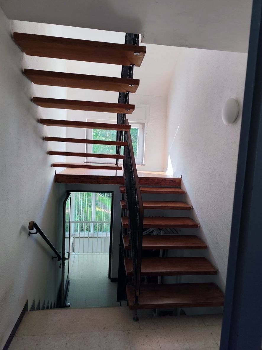 Zweifamilienhaus mit Gewerbeeinheit in Riegelsberg-OT zu verkaufen